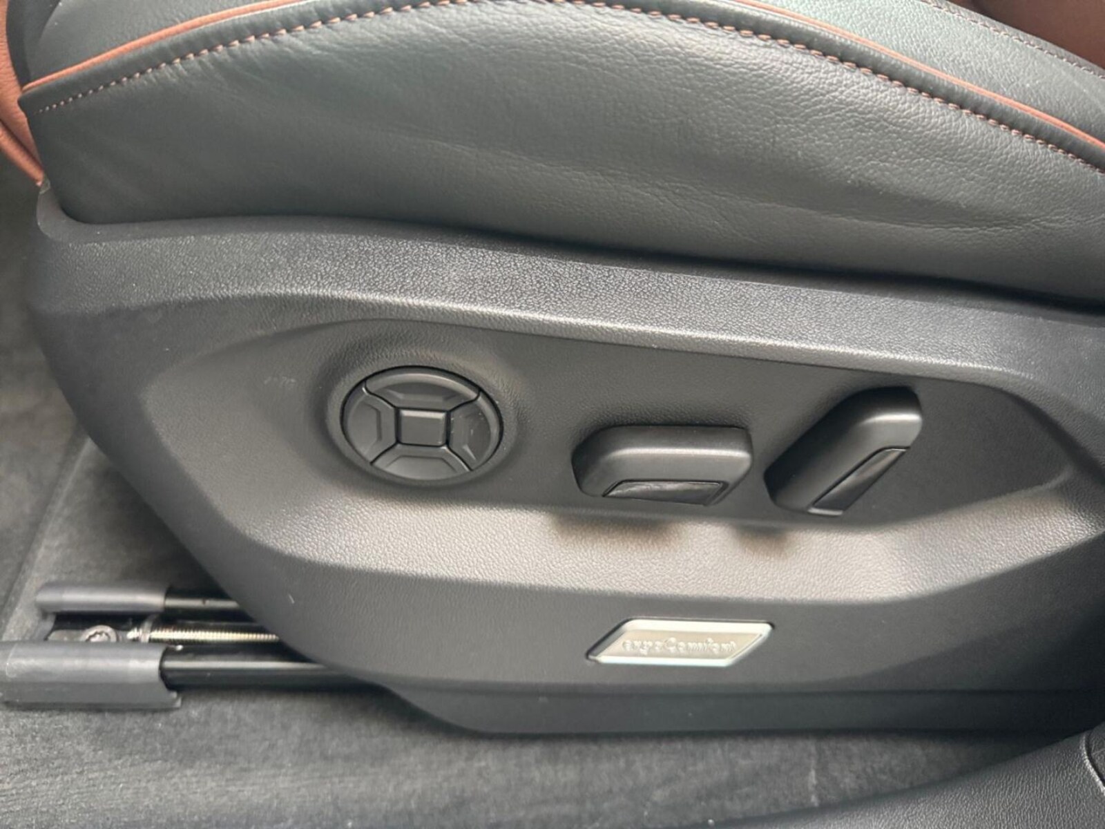 Volkswagen Touareg – Bild 21