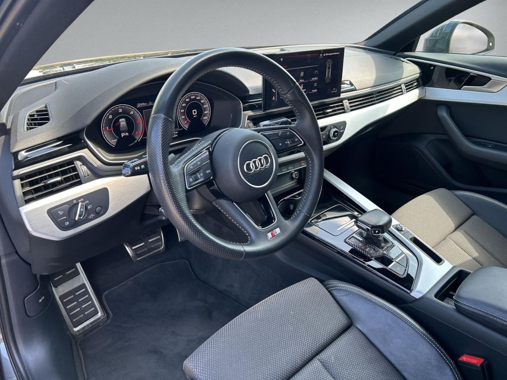 Audi A4 Avant S line