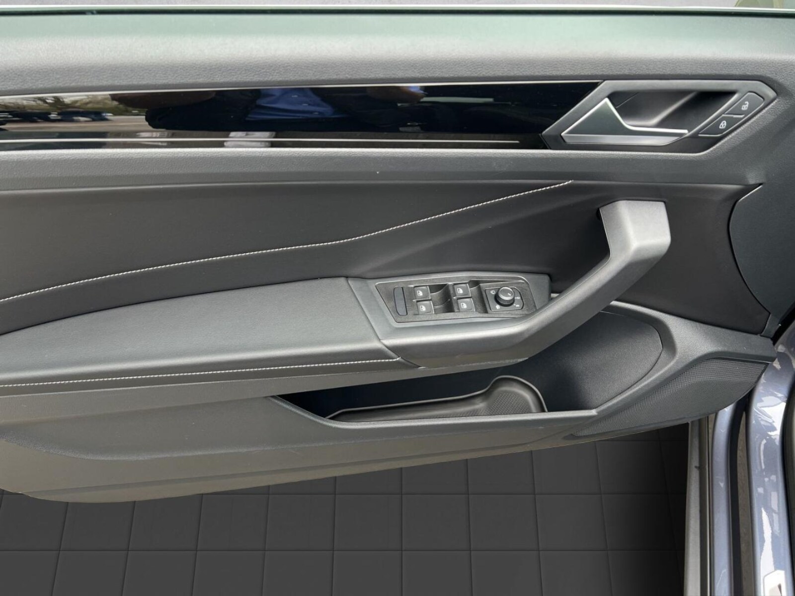 Volkswagen T-Roc Cabriolet – Bild 18