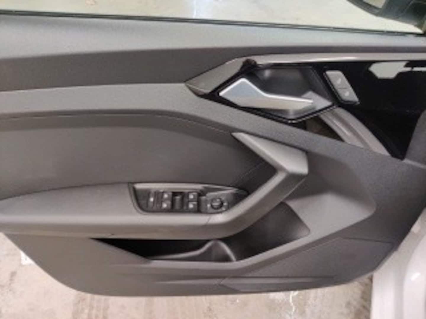 Bild über Audi A1 Sportback 25 TFSI S tronic - für weitere Informationen kontaktieren Sie den Audi Partner