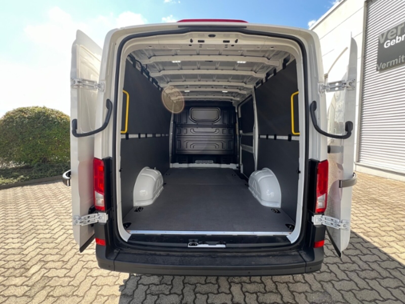 Volkswagen Crafter Kasten mittlerer Radstand – Bild 8