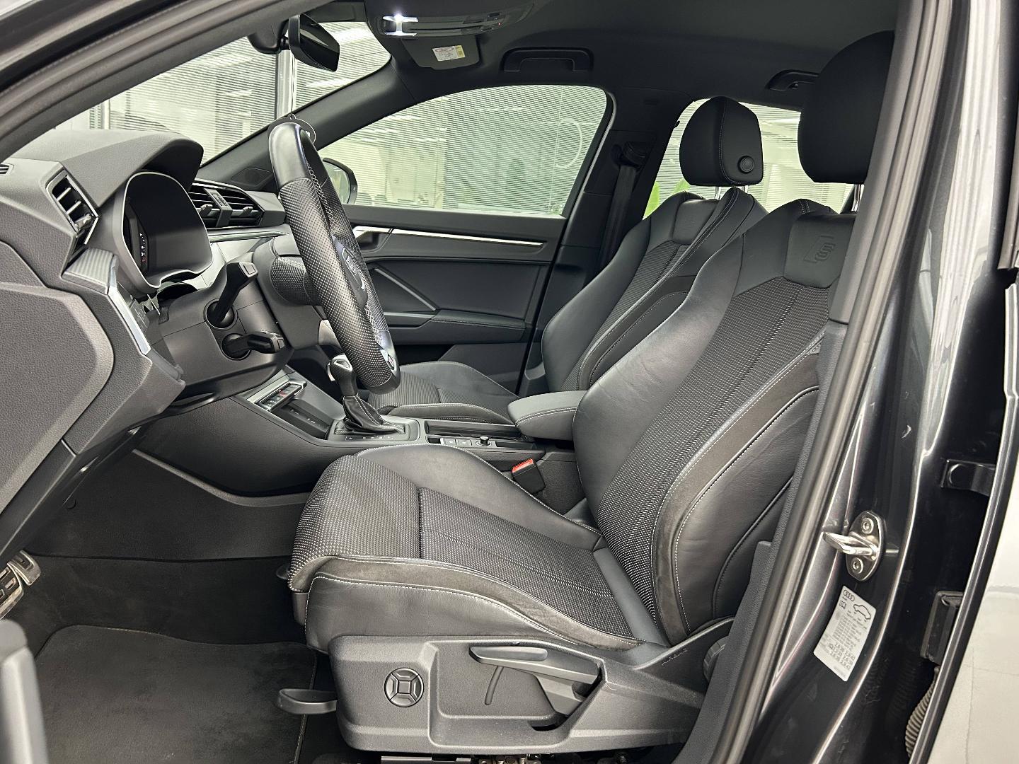 Image about Audi Q3 TFSI e S line 45 TFSI e 180 kW (245 ch) S tronic