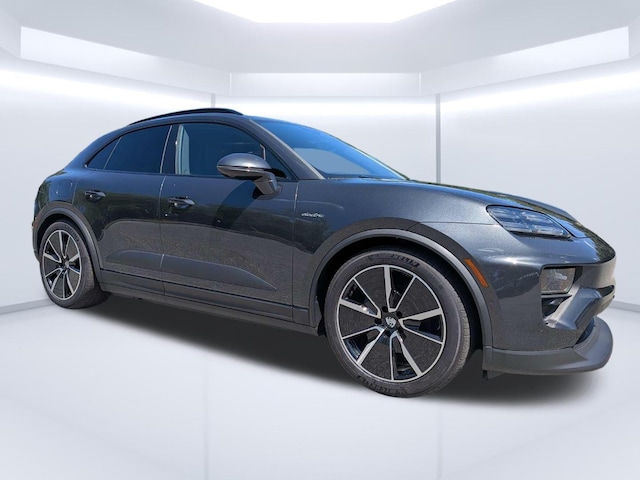 Photo of 2025 Porsche Macan Electric