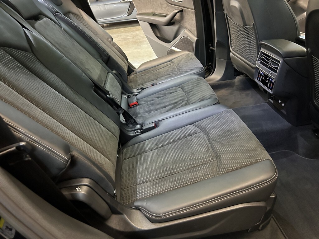 Image about Audi SQ7 TFSI quattro tiptronic