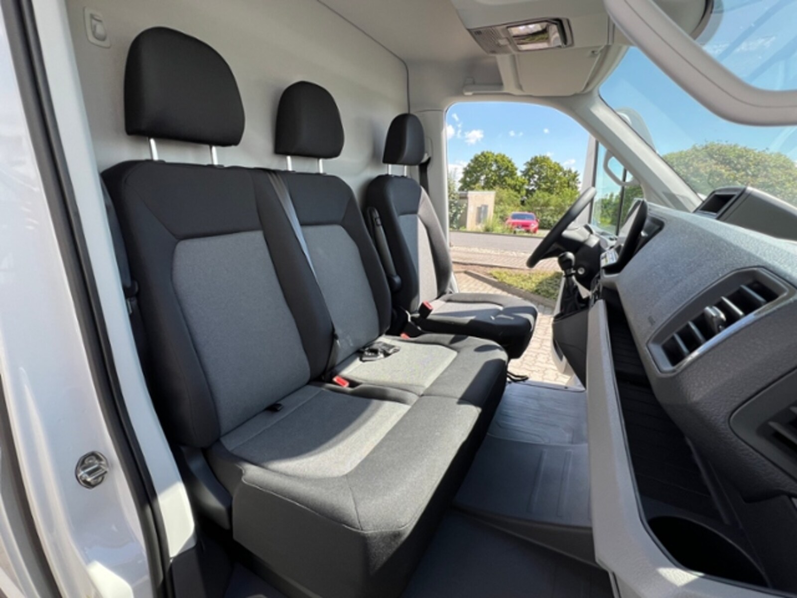 Volkswagen Crafter Kasten mittlerer Radstand – Bild 11