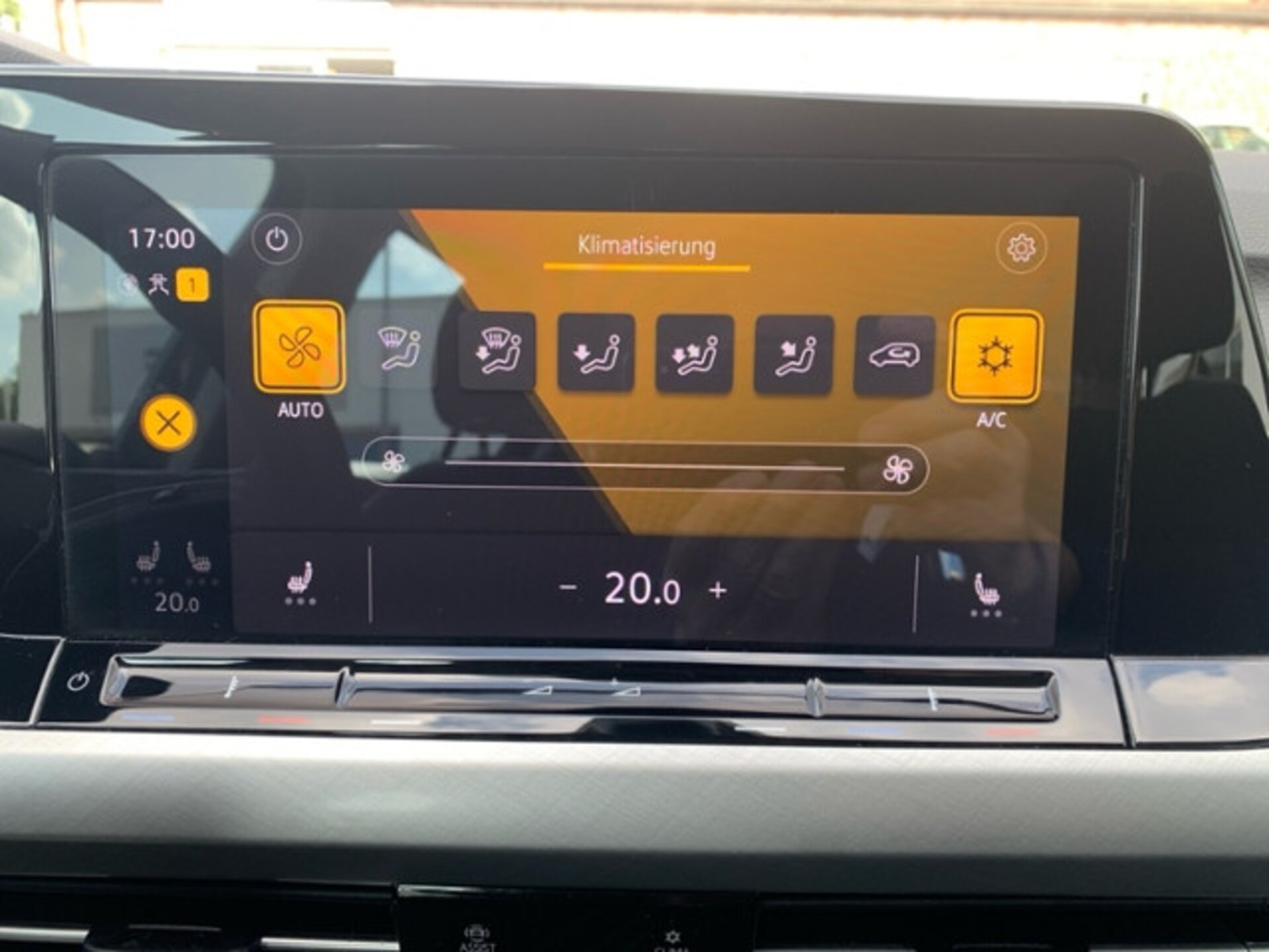 Volkswagen Golf Life