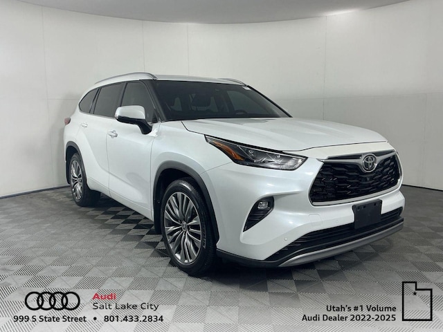 2022 Toyota Highlander Platinum AWD photo