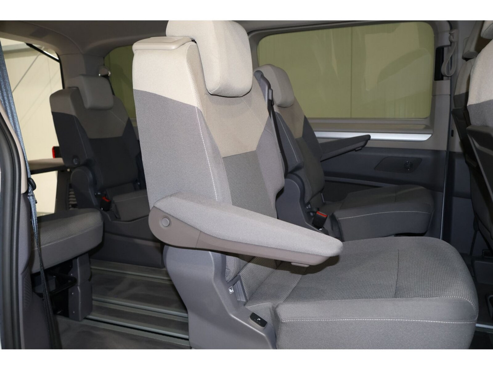 Volkswagen Multivan Langversion – Bild 16
