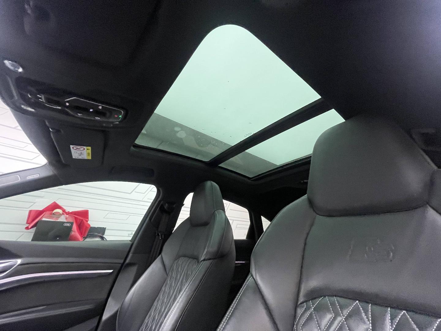 Image about Audi e-tron Sportback S line 55 quattro 300,00 kW