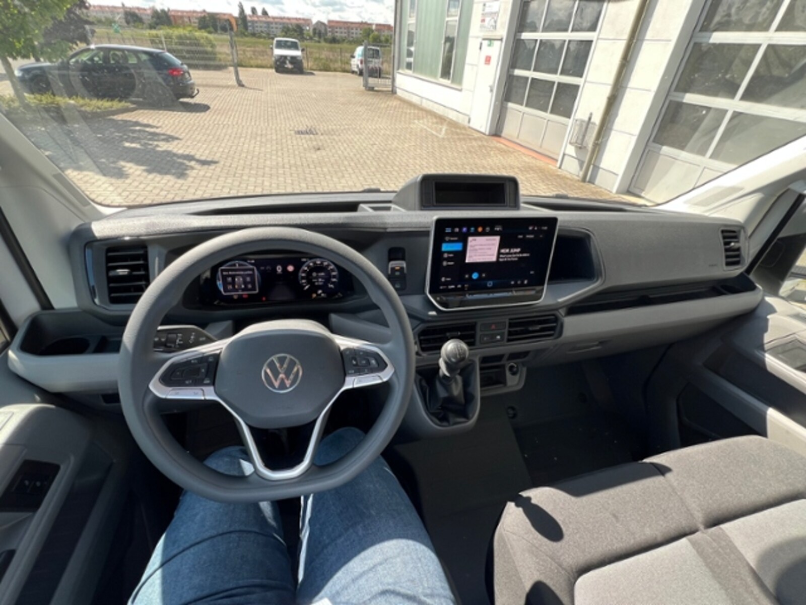 Volkswagen Crafter Kasten mittlerer Radstand – Bild 12