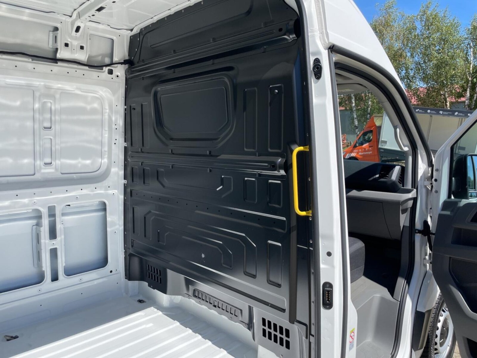 Volkswagen Crafter Kasten mittlerer Radstand – Bild 28
