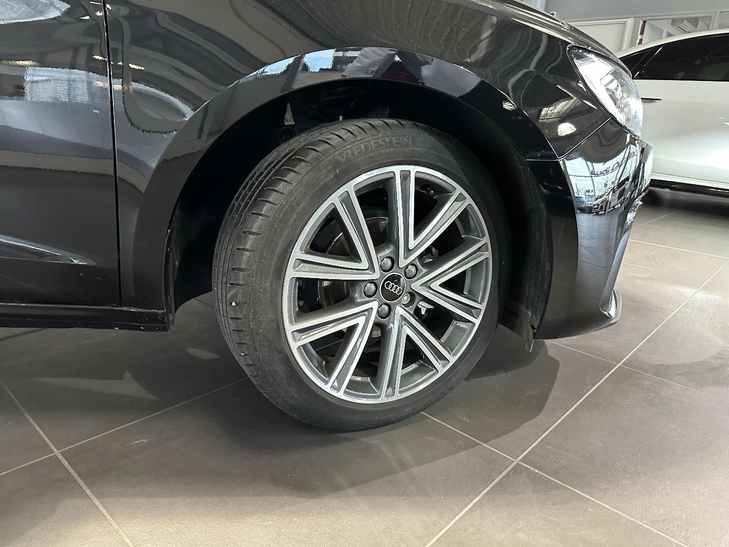 Image about Audi A1 Sportback Design 25 TFSI 70 kW (95 ch) S tronic