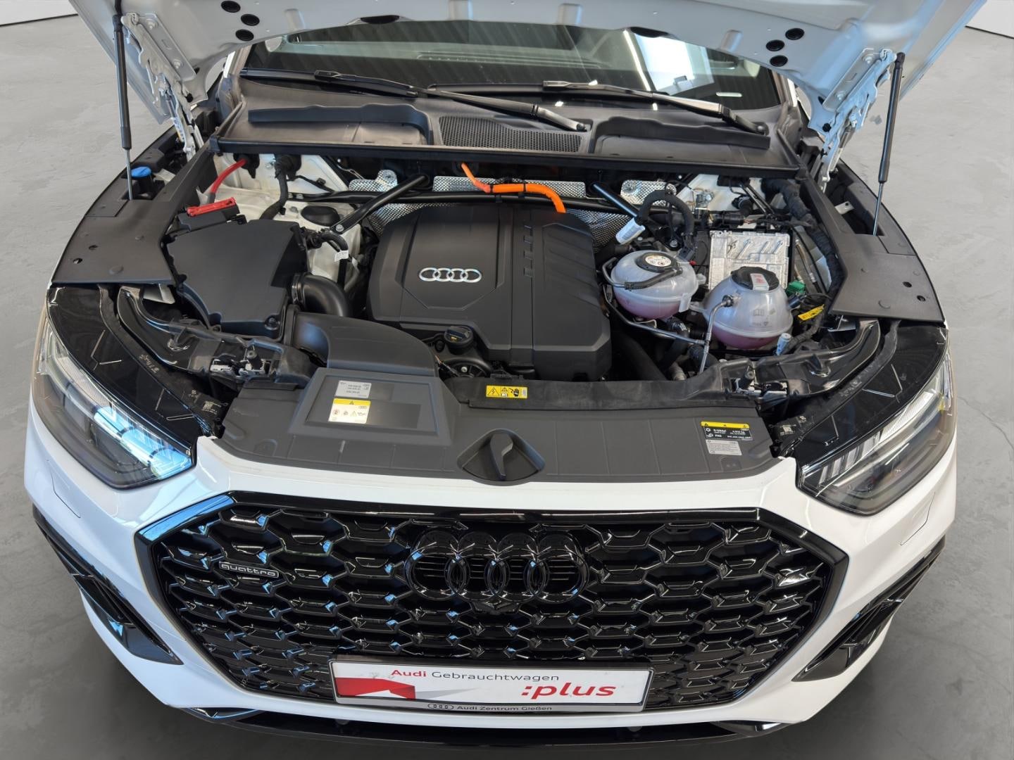 Bild über Audi Q5 Sportback TFSI e S line business 50 TFSI e quattro S tronic - für weitere Informationen kontaktieren Sie den Audi Partner