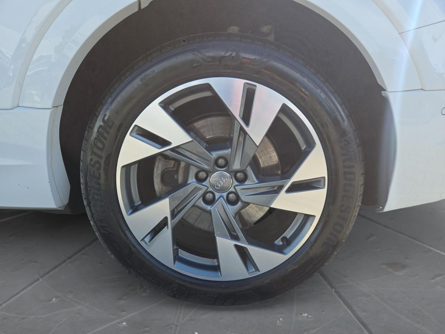 Image about Audi e-tron Sportback advanced 55 quattro