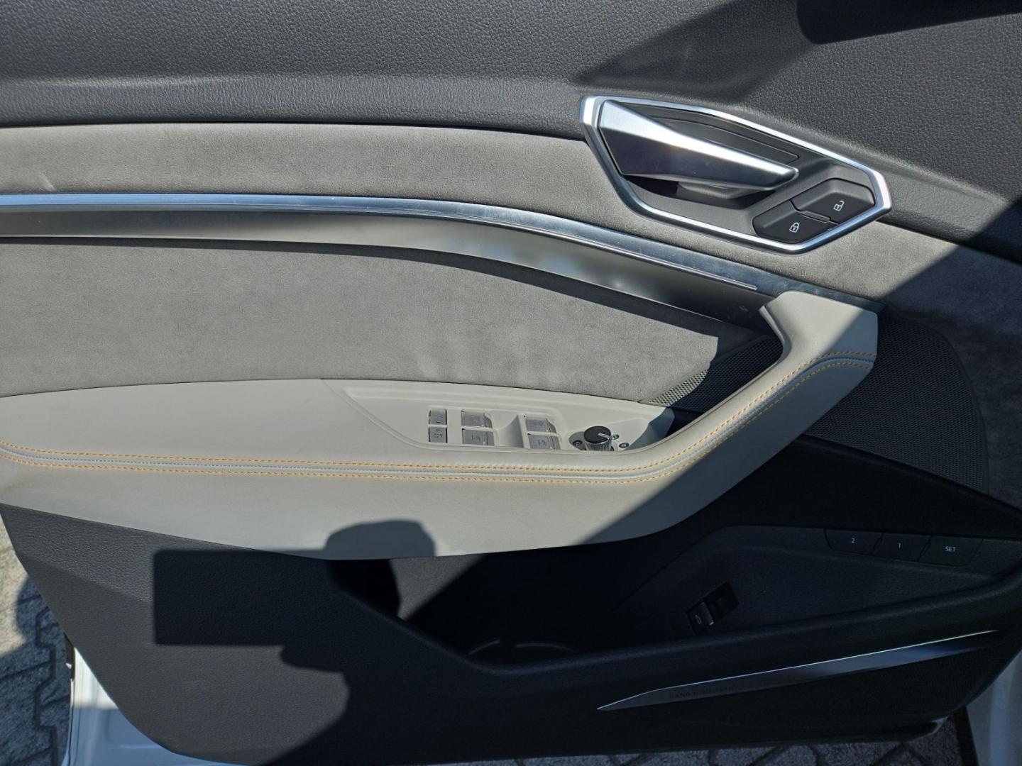 Image about Audi e-tron Sportback advanced 55 quattro