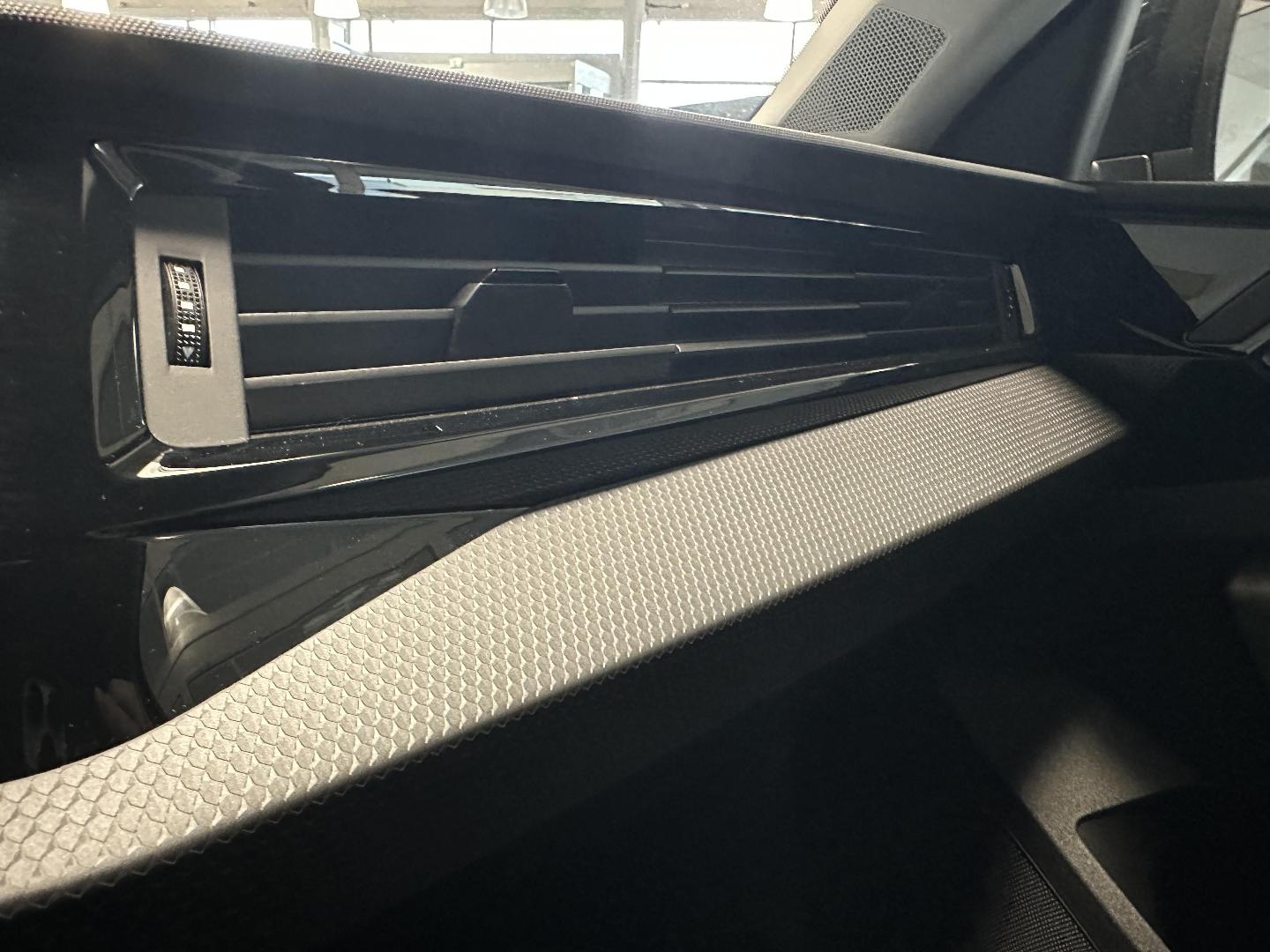 Image about Audi A1 Sportback Design 25 TFSI 70 kW (95 ch) S tronic