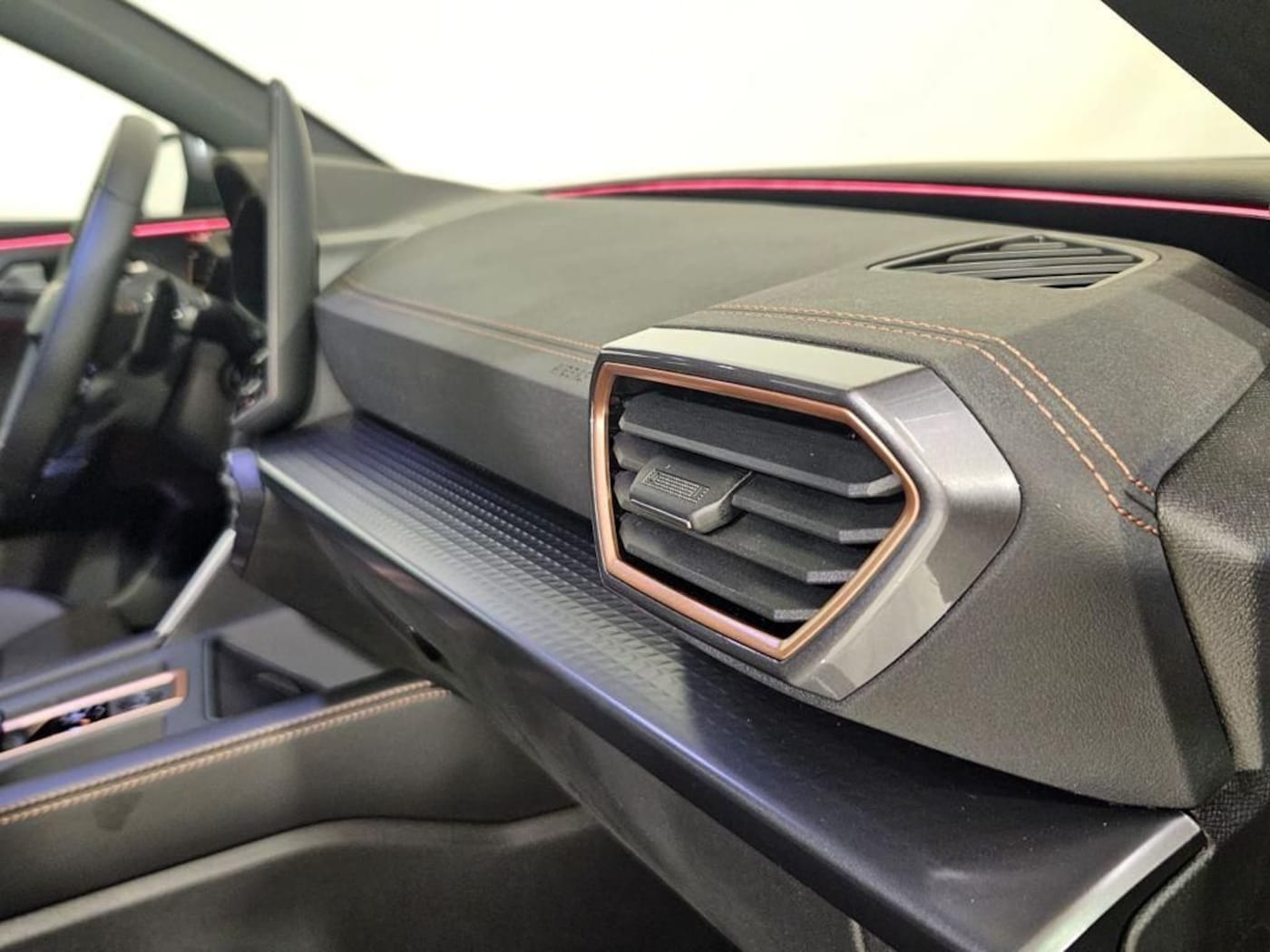 CUPRA Leon León 1.5 TSI e-Hybrid DSG 150 kW (204 CV) — photo 17