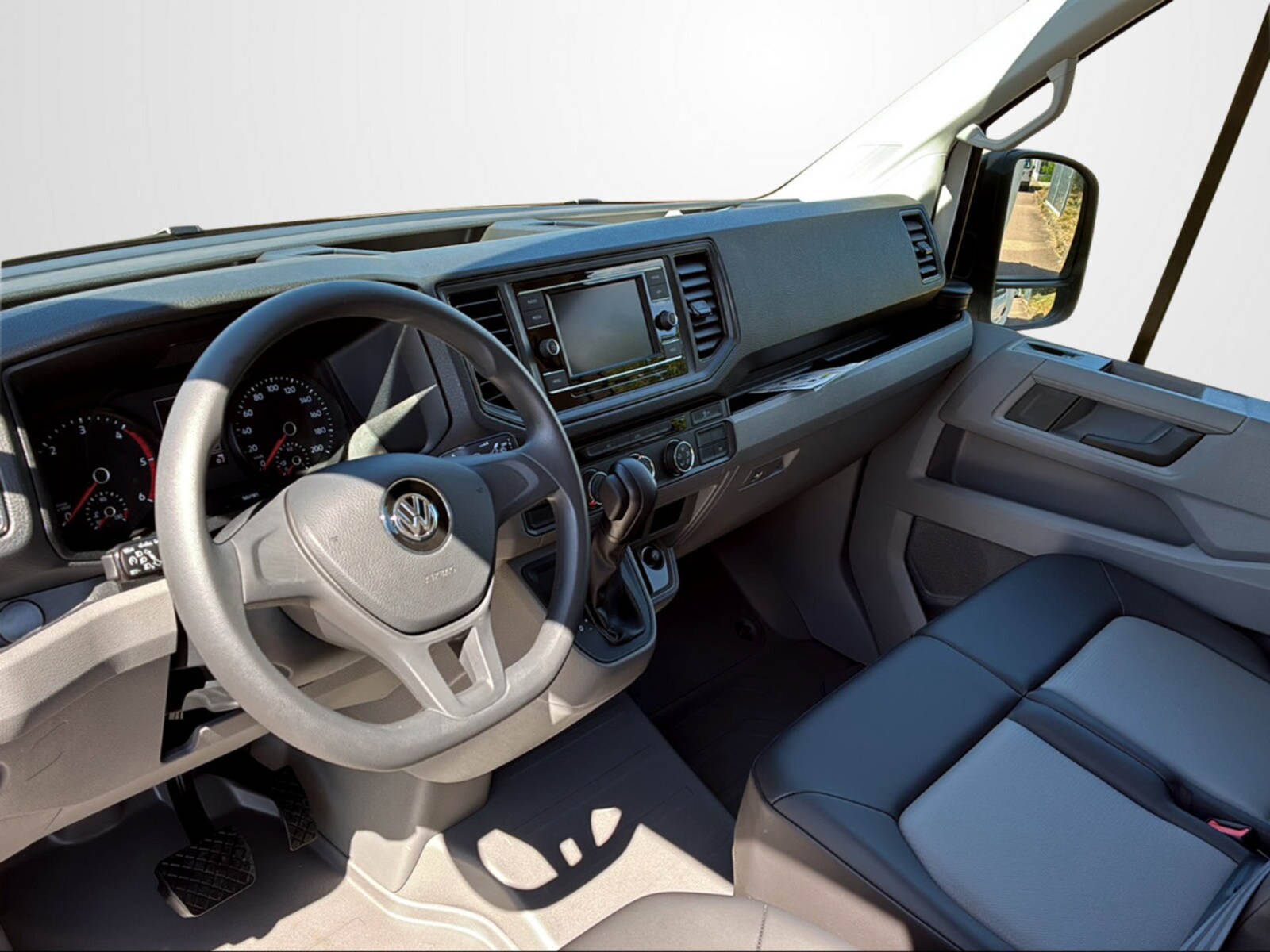 Volkswagen Crafter Einzelkabine mittlerer Radstand – Bild 9