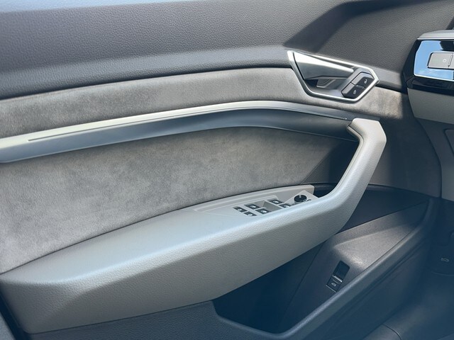 Image about Audi e-tron Sportback advanced 55 quattro