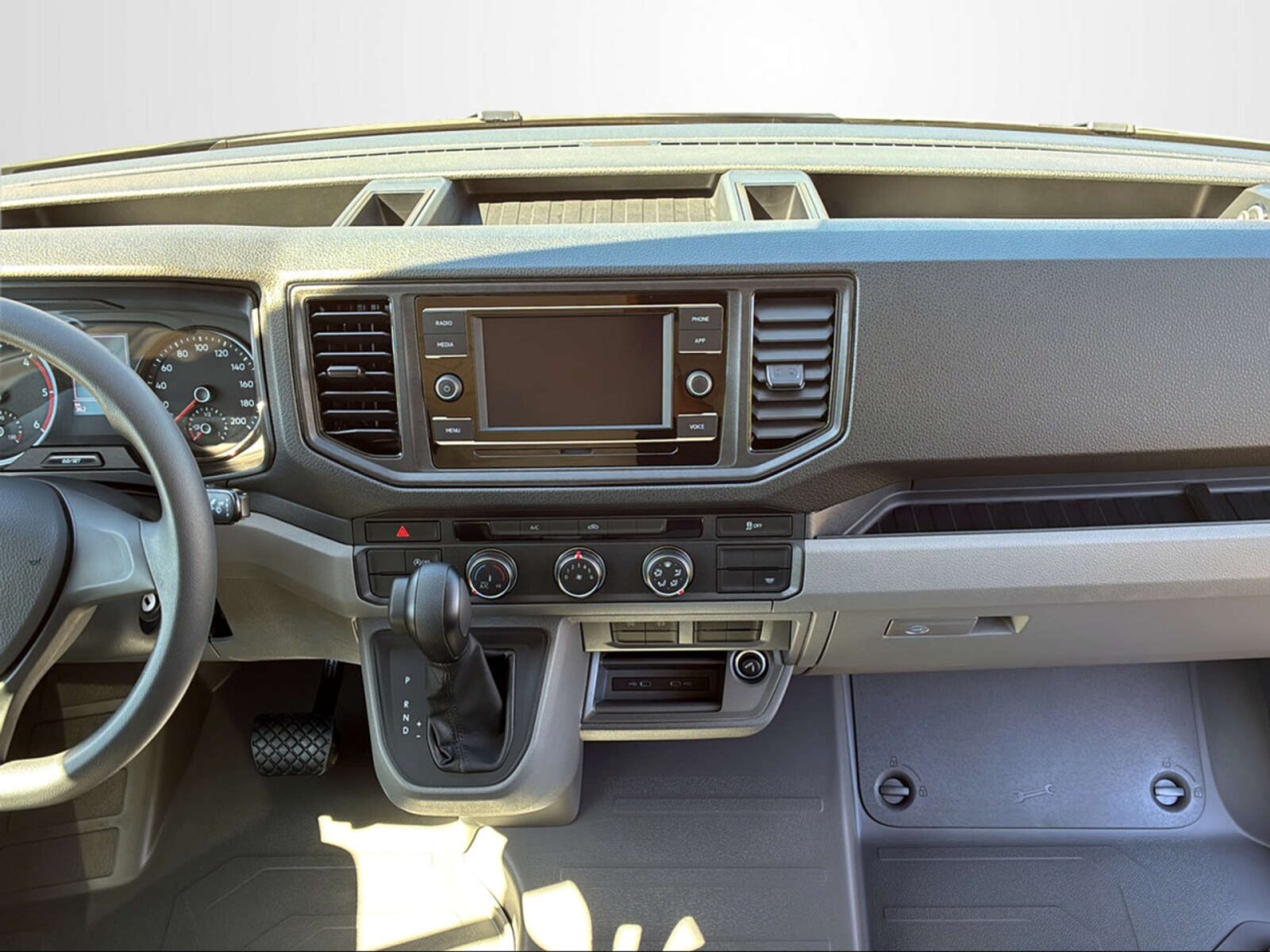 Volkswagen Crafter Einzelkabine mittlerer Radstand – Bild 10