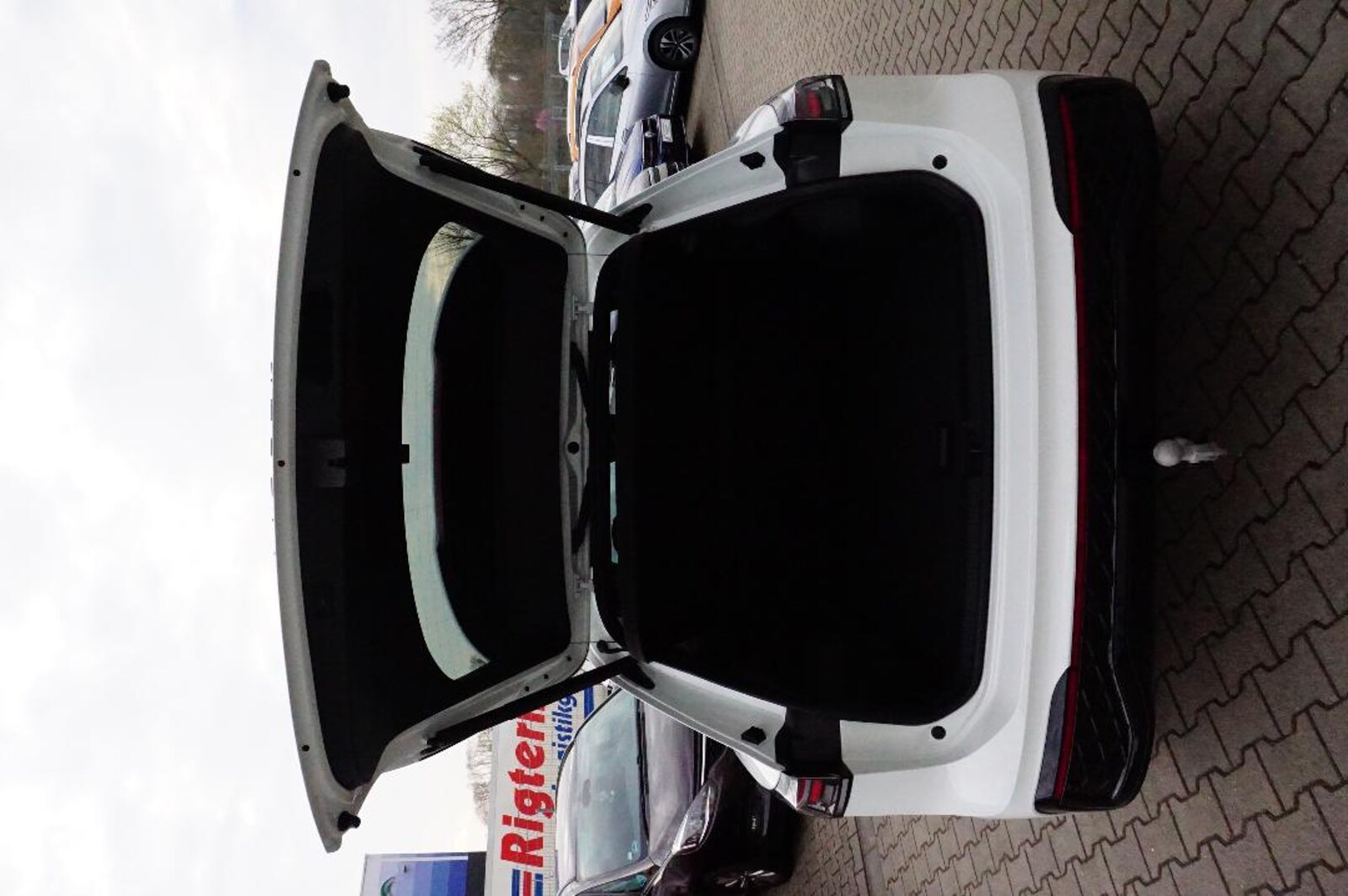 Volkswagen Tiguan – Bild 8