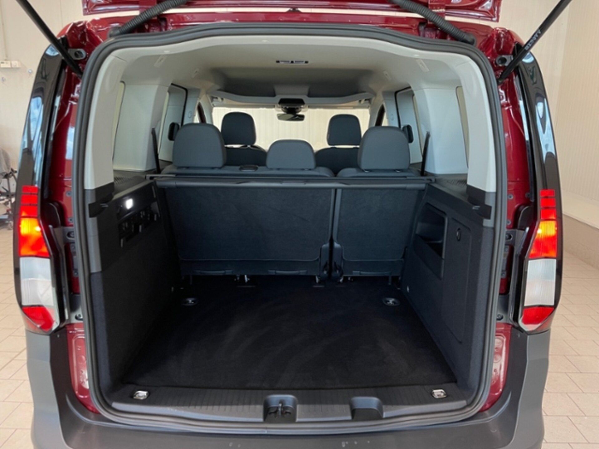 Volkswagen Caddy Basis-Modell