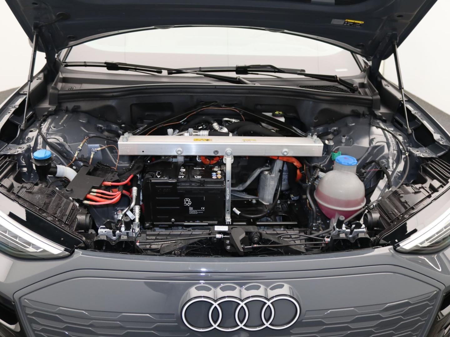 Bild über Audi Q6 SUV e-tron e-tron quattro - für weitere Informationen kontaktieren Sie den Audi Partner