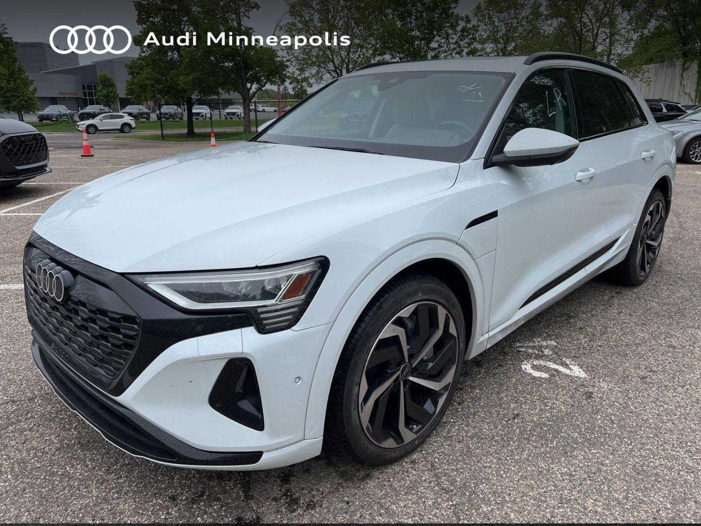 2024 Audi Q8 e-tron 55 114 kWh Premium Plus quattro's photo