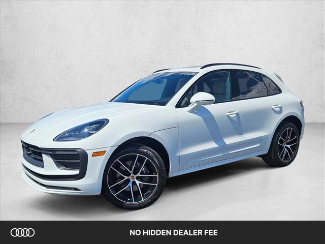 2024 Porsche Macan -'s photo