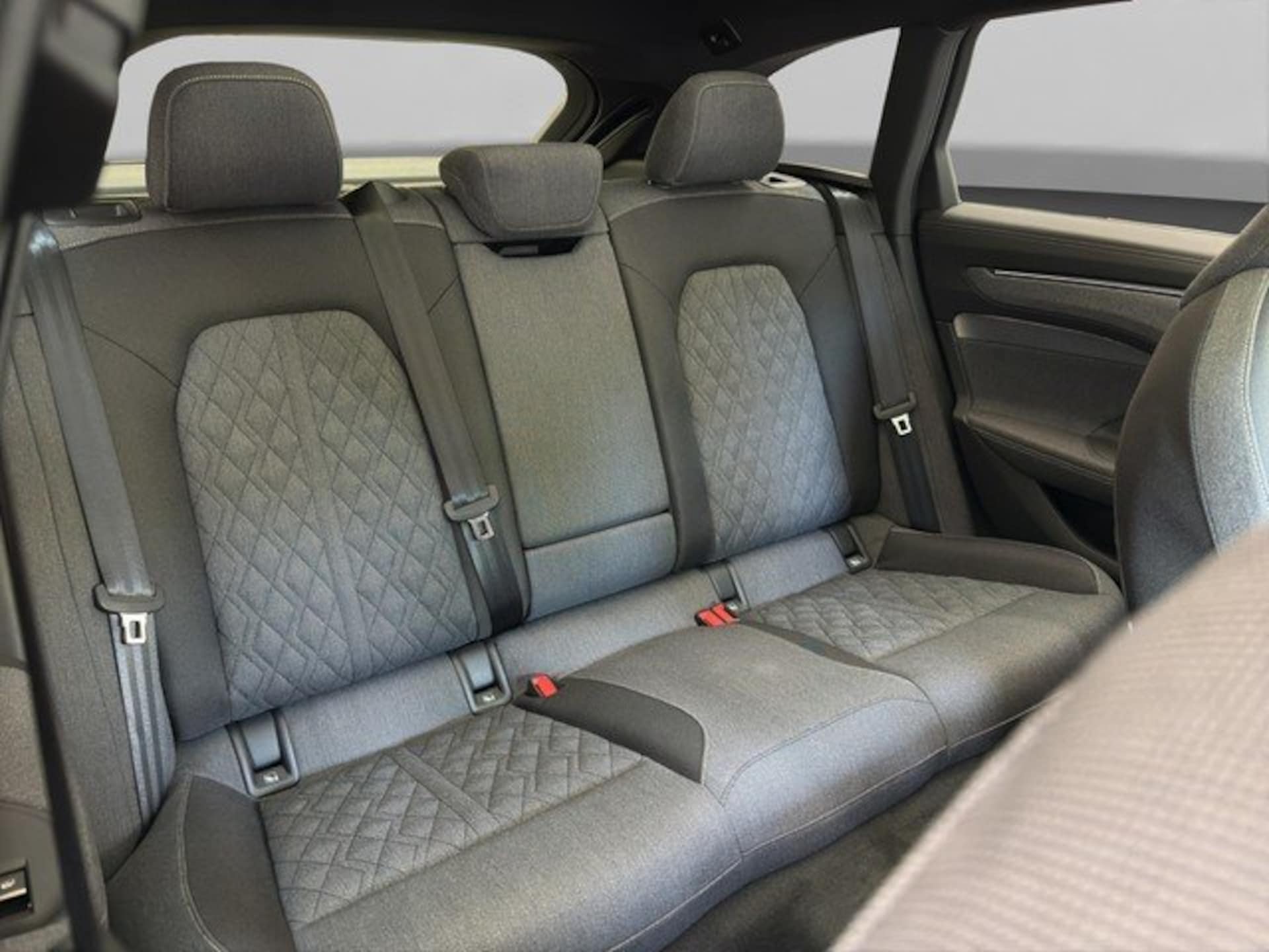 Audi A6 Avant edition one