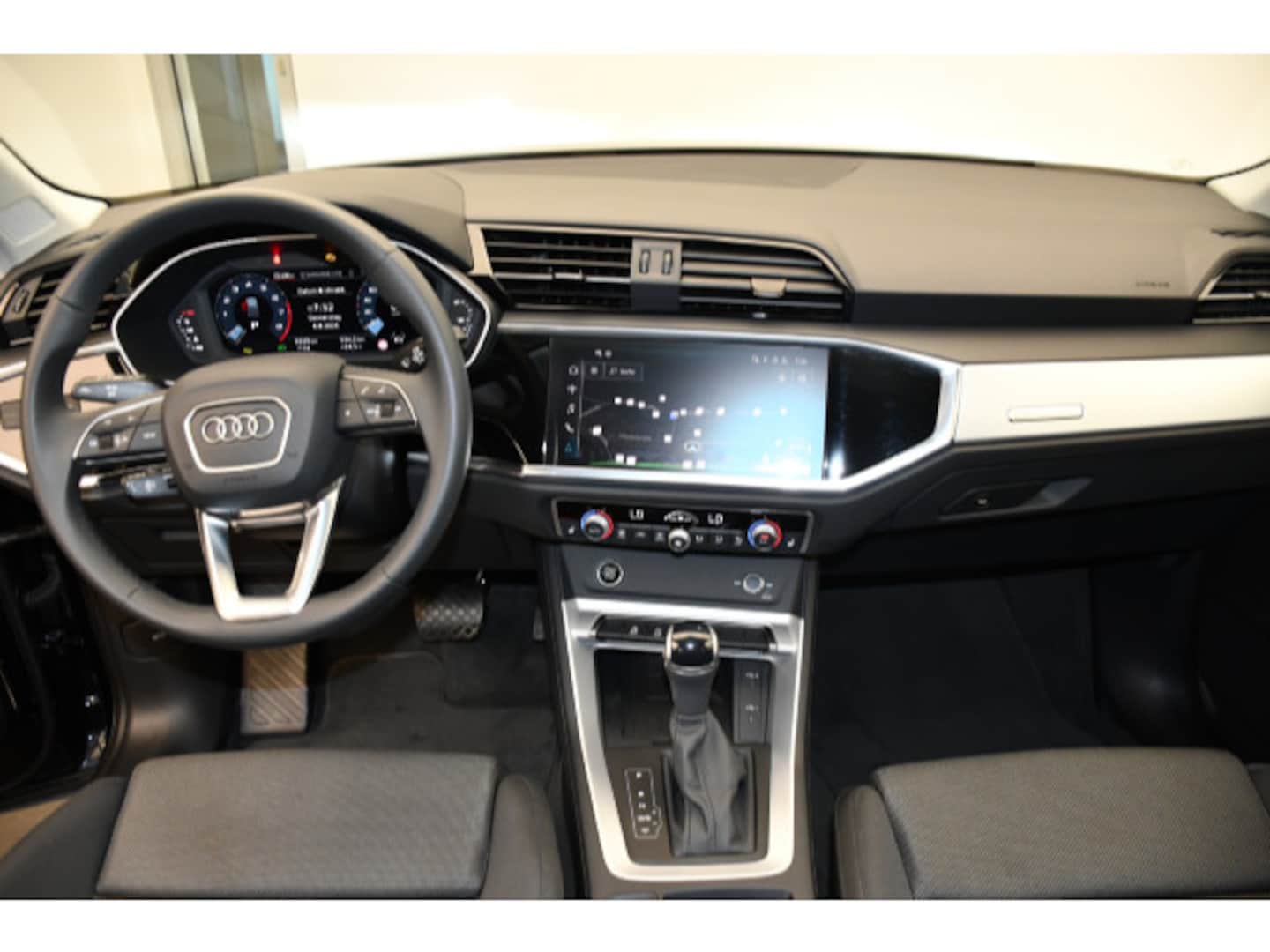 Bild über Audi Q3 TFSI 110 kW S tronic - für weitere Informationen kontaktieren Sie den Audi Partner