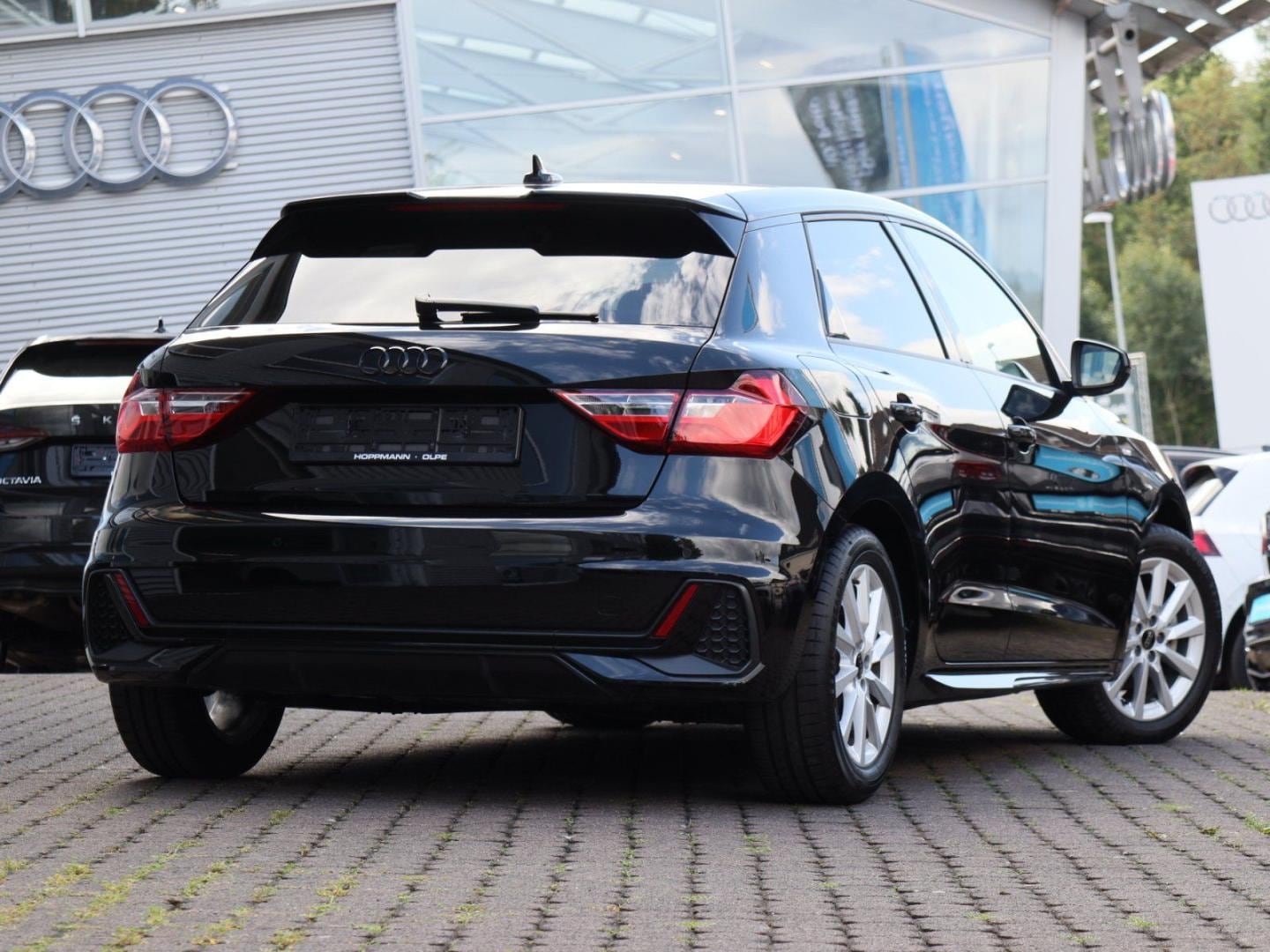 Bild über Audi A1 Sportback S line 30 TFSI Schaltgetriebe - für weitere Informationen kontaktieren Sie den Audi Partner