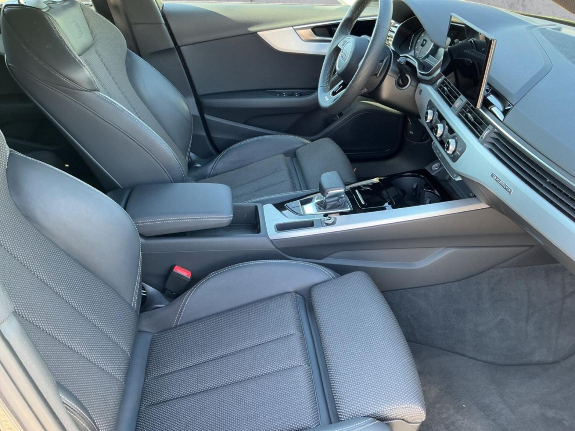 Audi A4 Avant S line