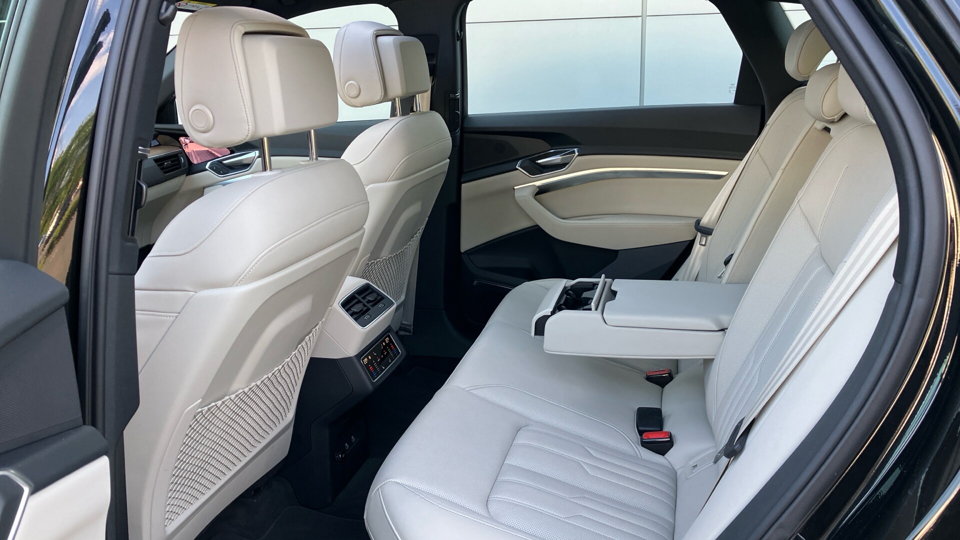Image about Audi Q8 e-tron advanced 55 e-tron quattro