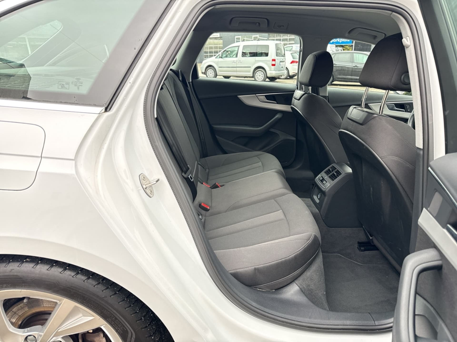 Audi A4 Avant S line