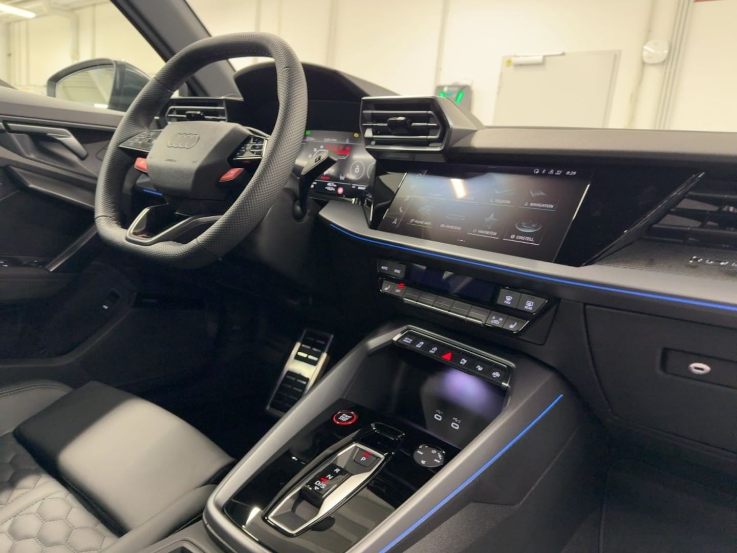 Bild über Audi RS 3 Sportback TFSI quattro 294 kW S tronic - für weitere Informationen kontaktieren Sie den Audi Partner