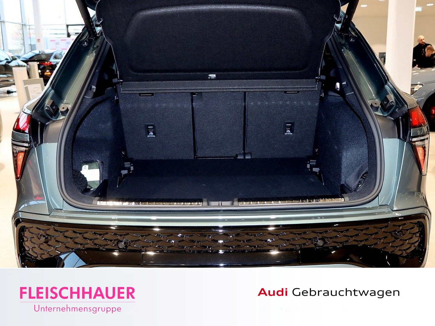 Bild über Audi Q3 SUV TFSI 110 kW S tronic - für weitere Informationen kontaktieren Sie den Audi Partner