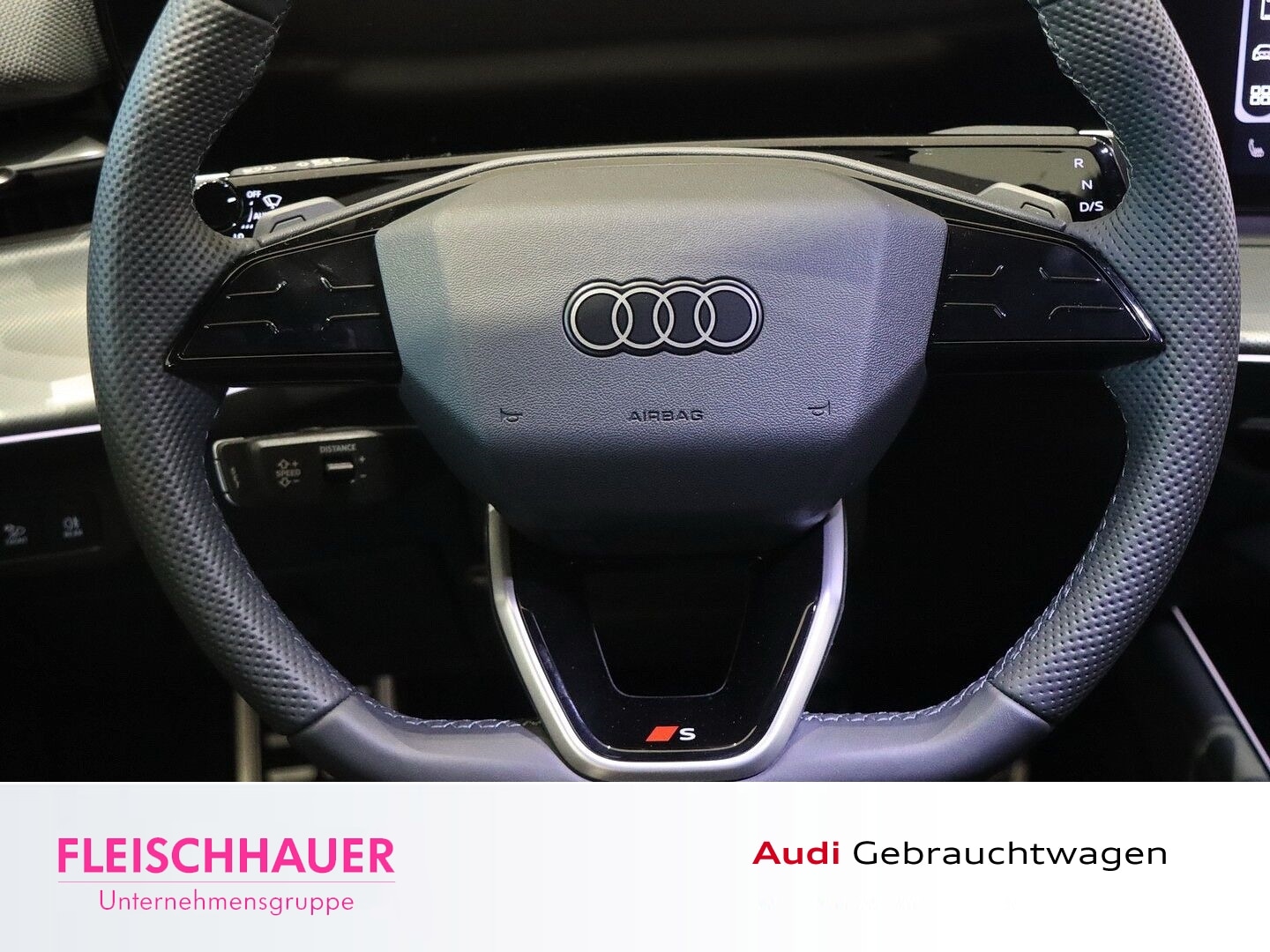 Bild über Audi Q3 SUV TFSI 110 kW S tronic - für weitere Informationen kontaktieren Sie den Audi Partner