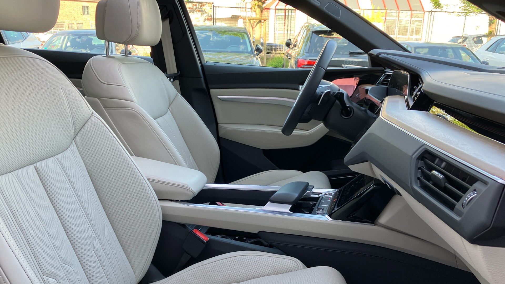 Image about Audi Q8 e-tron advanced 55 e-tron quattro