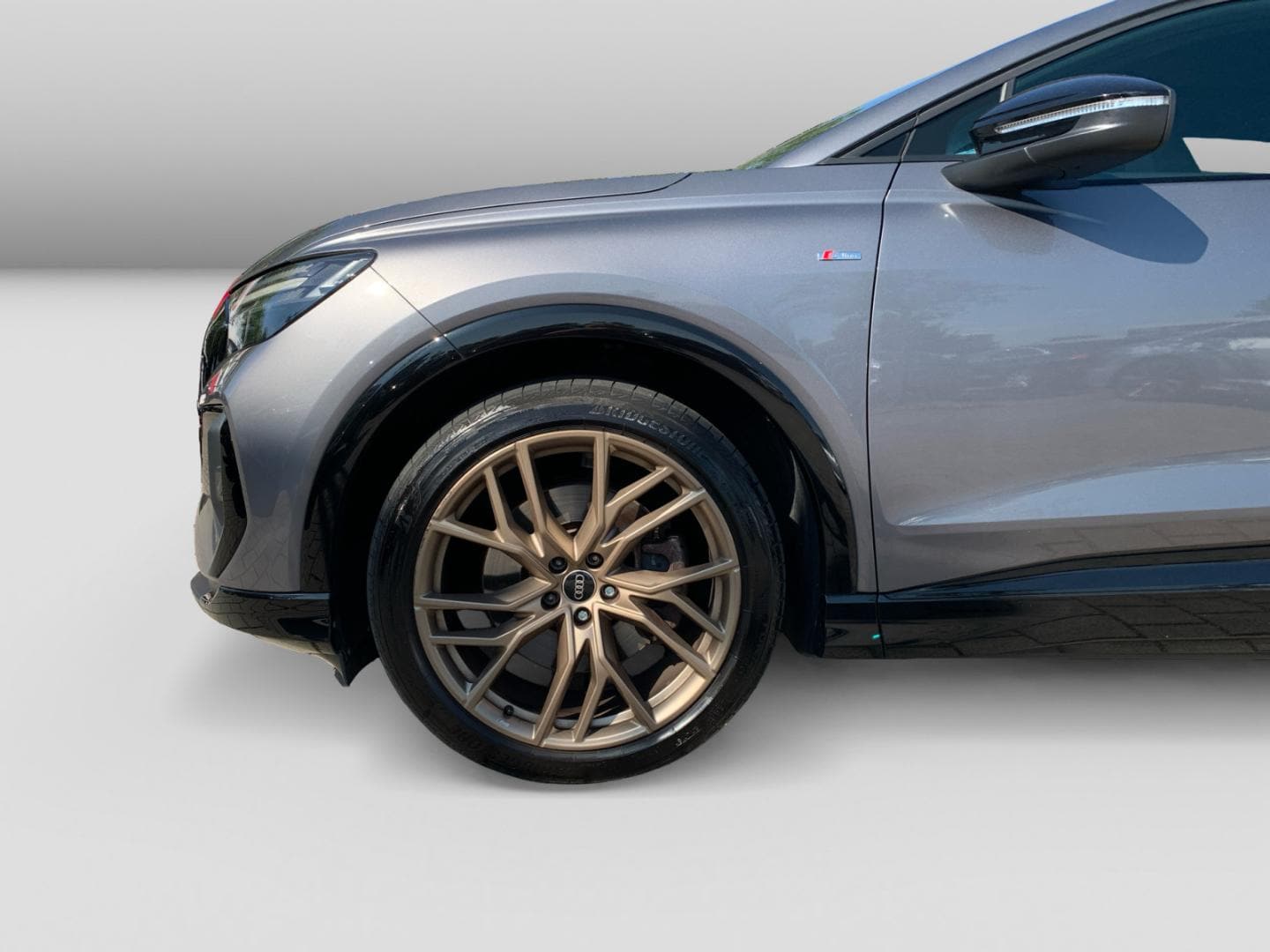 Image about Audi Q4 e-tron 40 e-tron