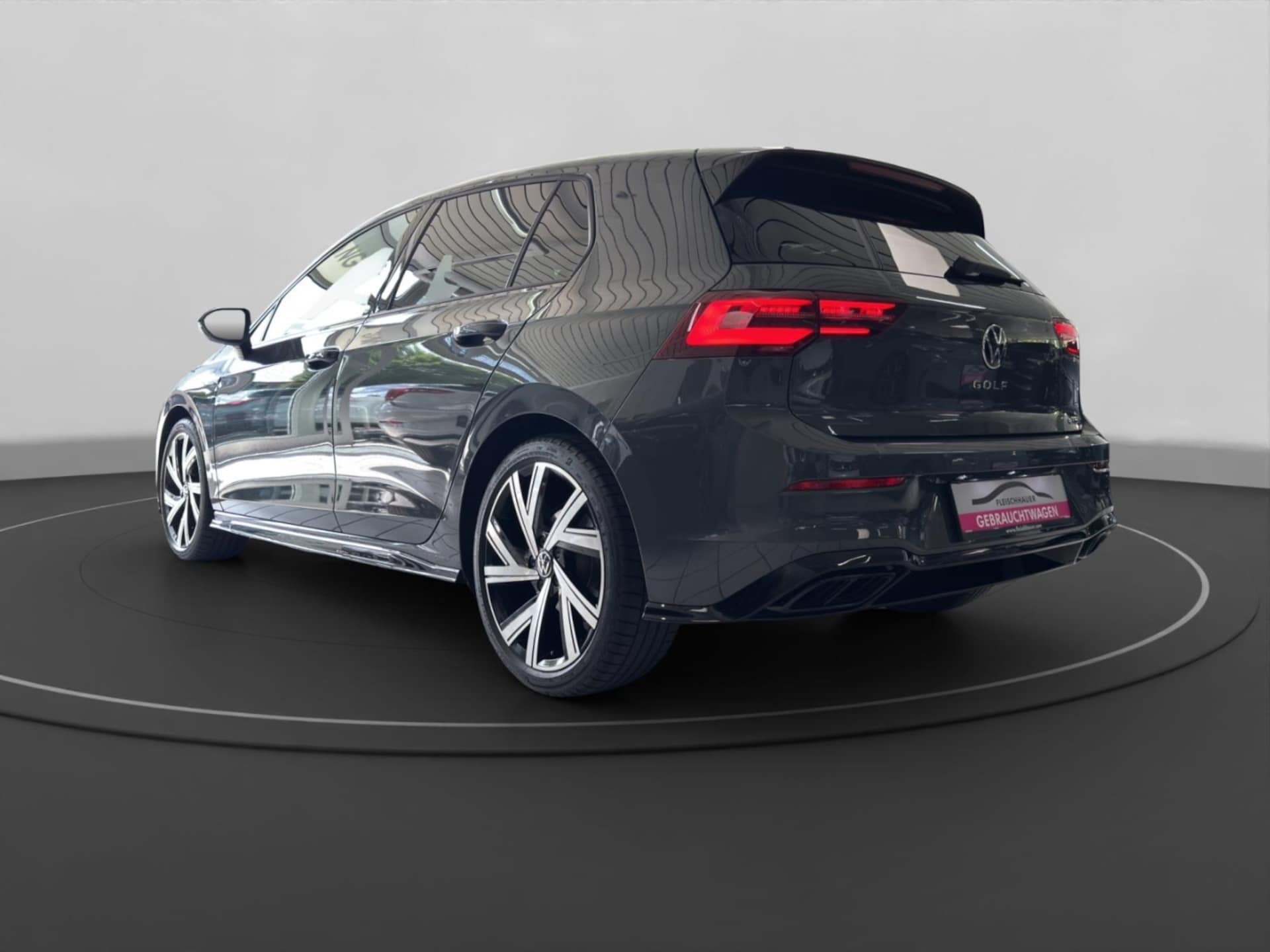 Volkswagen Golf R-Line