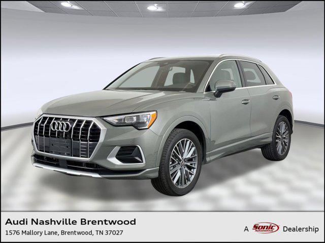 2022 Audi Q3 40 TFSI Premium quattro's photo