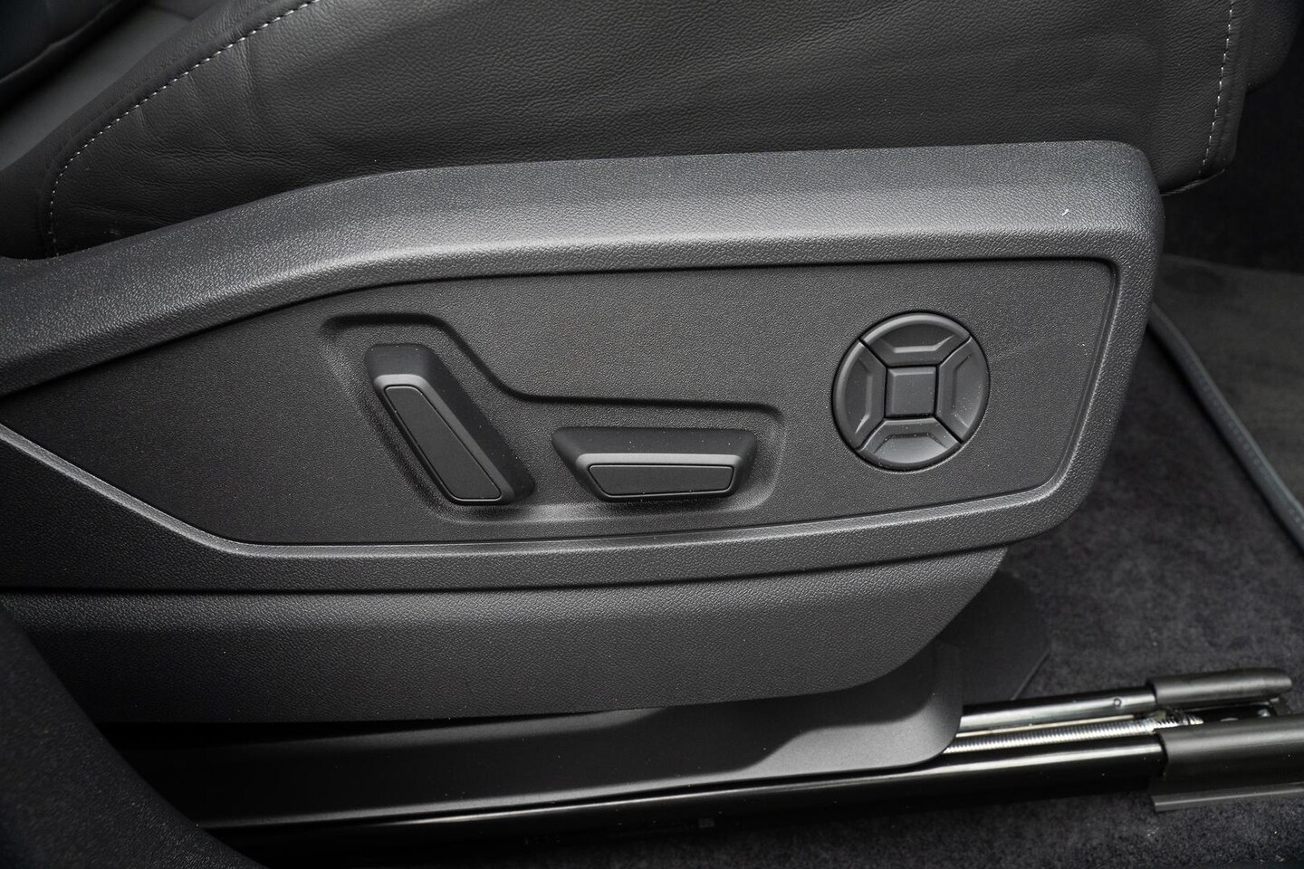 Image about Audi Q5 SUV TFSI quattro 200 kW sport