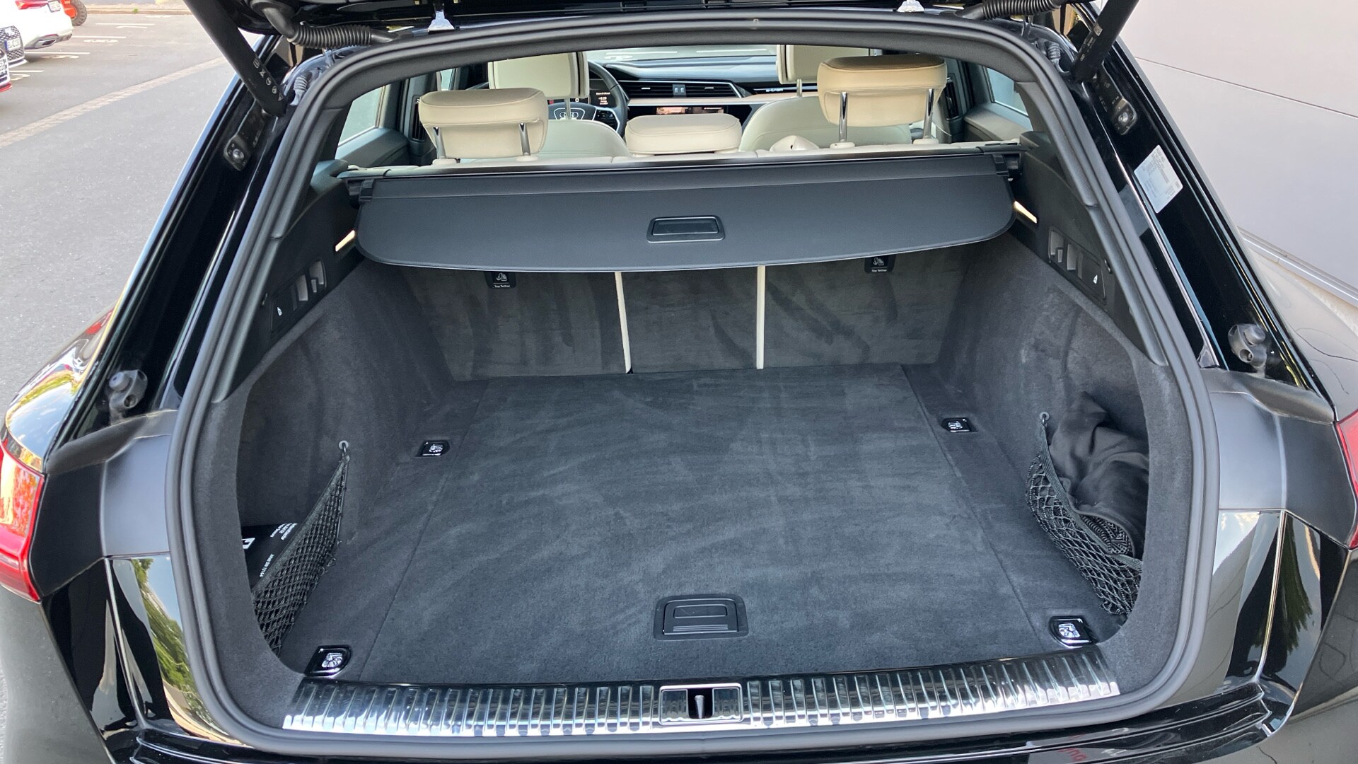 Image about Audi Q8 e-tron advanced 55 e-tron quattro