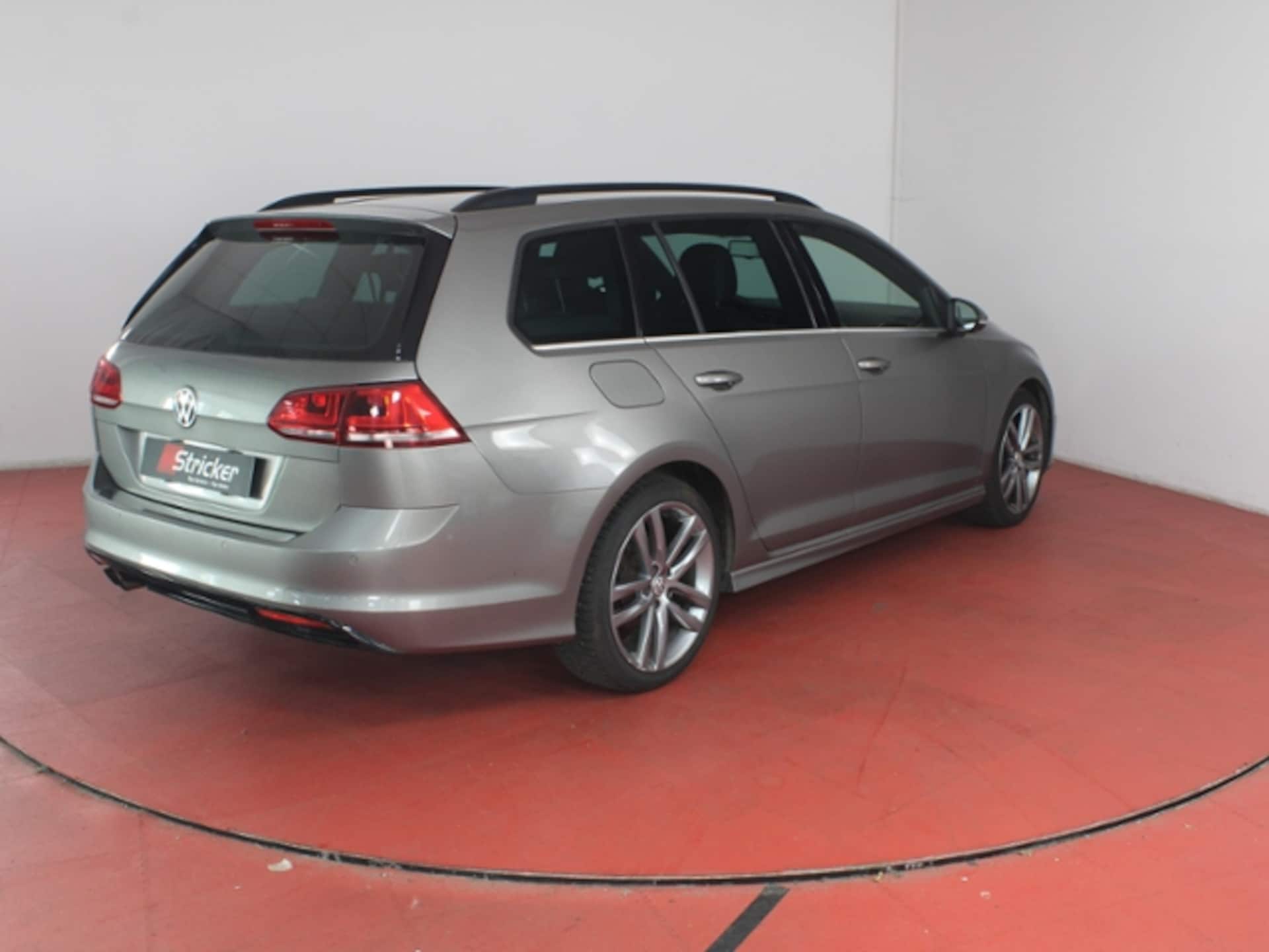 Volkswagen Golf Variant R-Line