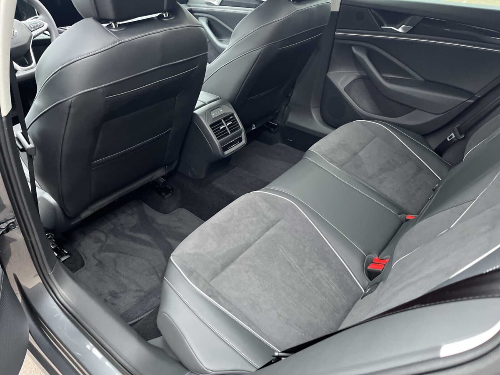 Volkswagen Passat – Bild 7