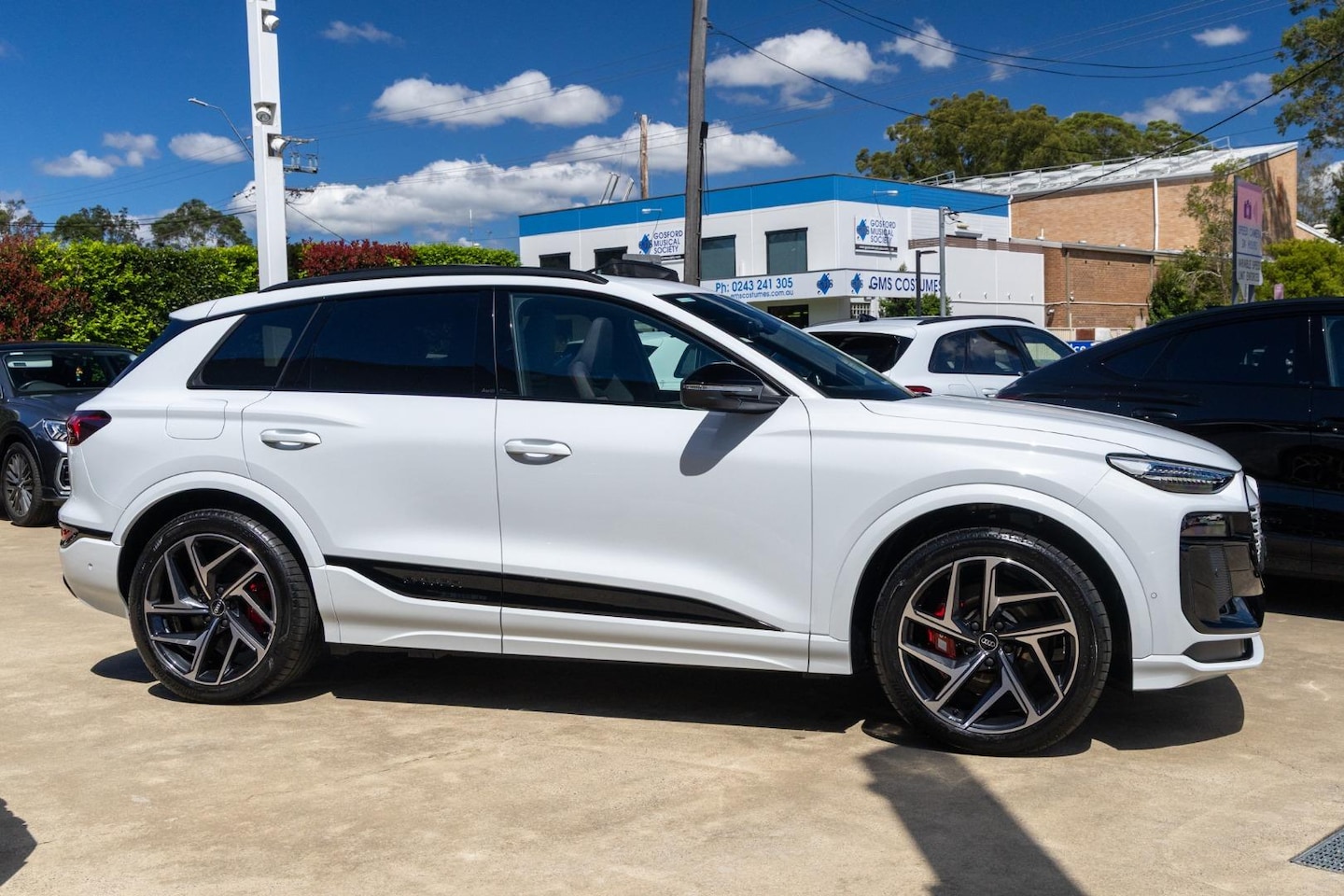 Image about Audi SQ6 SUV e-tron e-tron quattro