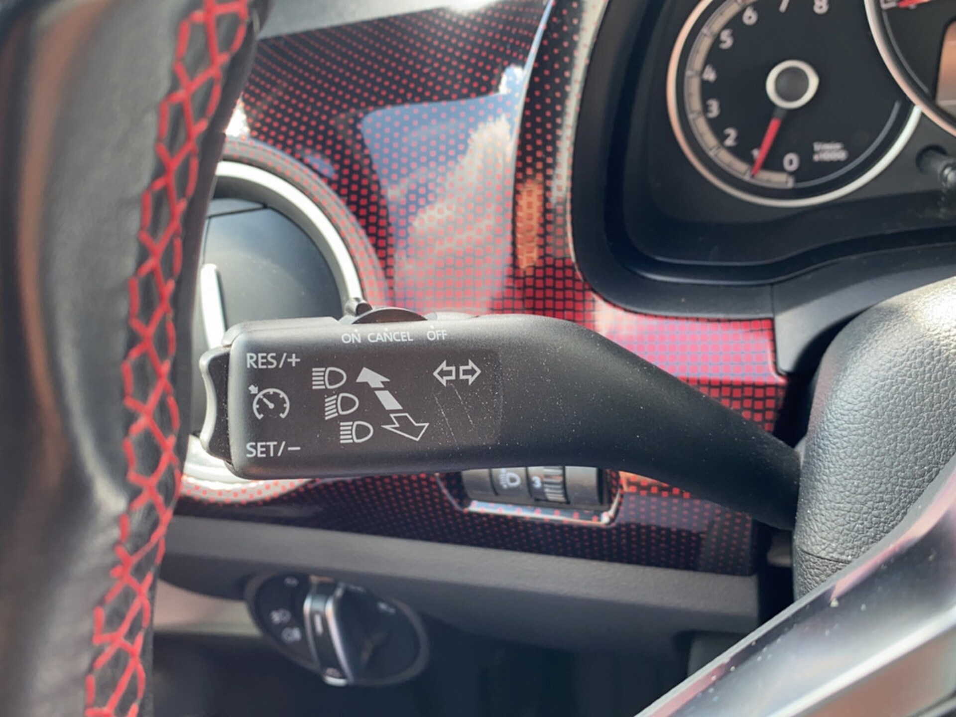 Volkswagen up! GTI