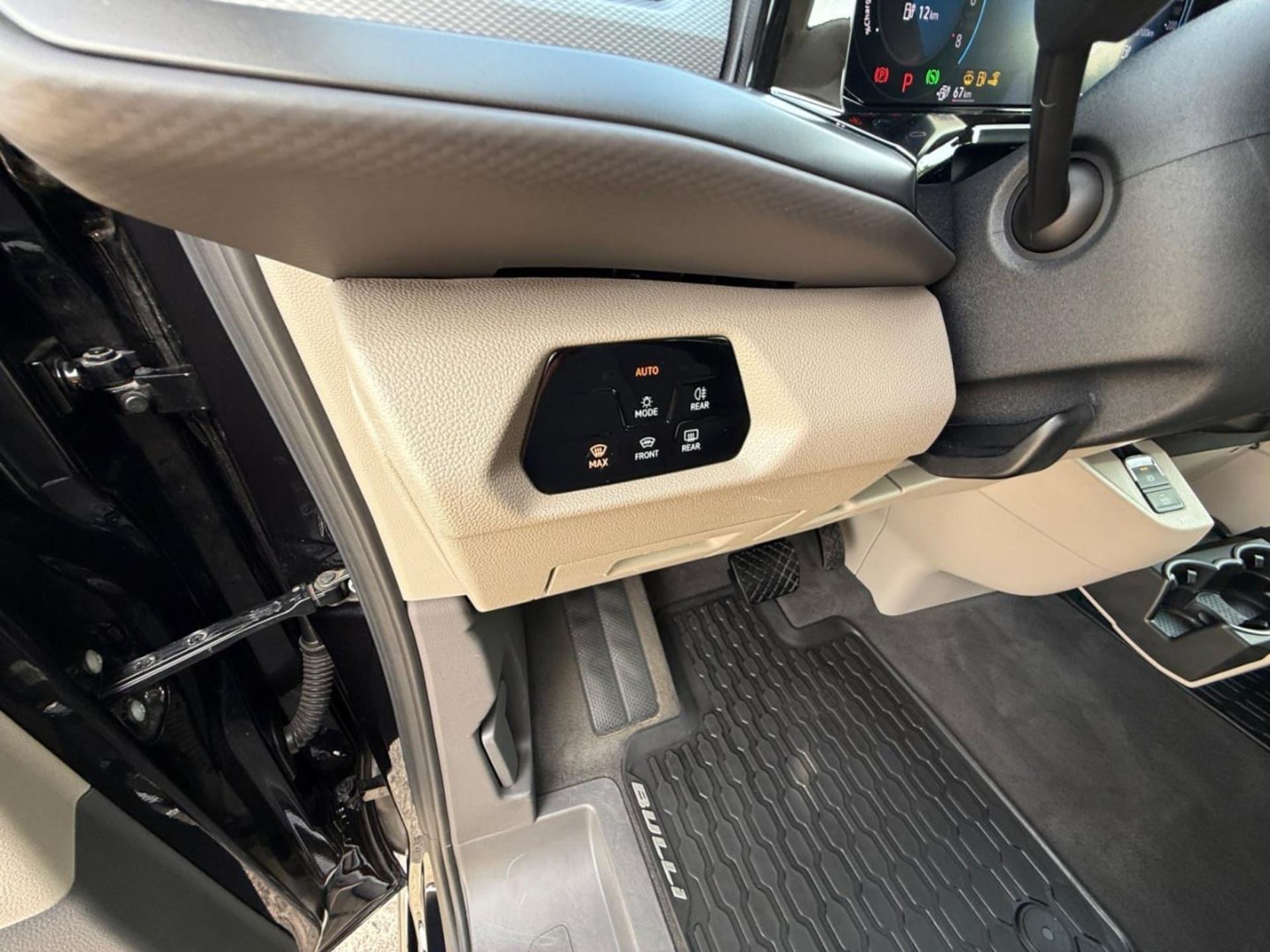 Volkswagen Multivan Langversion Basis-Modell