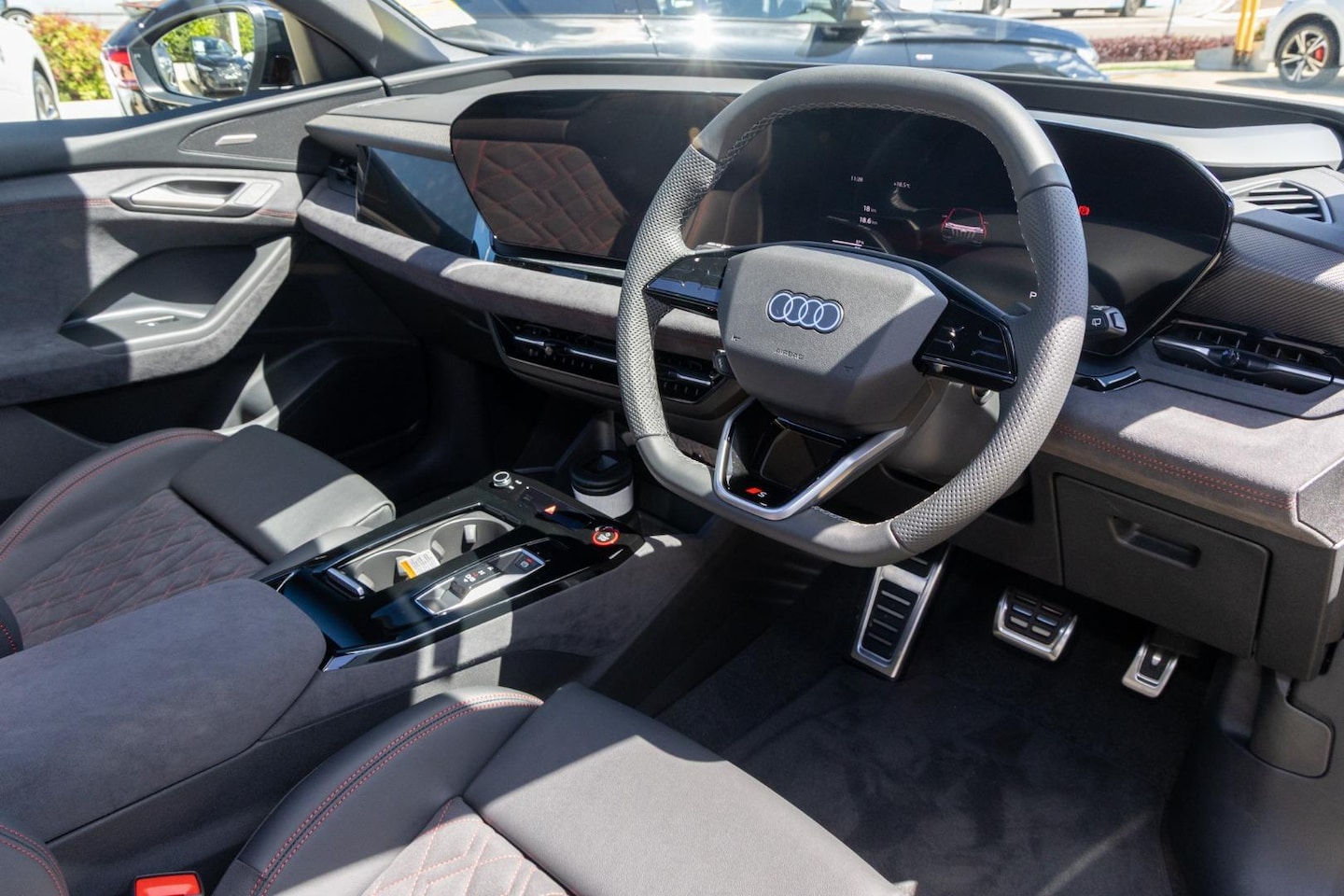 Image about Audi SQ6 SUV e-tron e-tron quattro